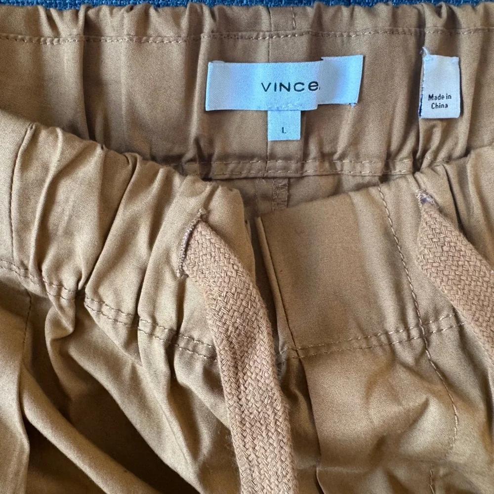 NEW WITHOUT TAGS Vince Khaki Drawstring Shorts: SIZE LARGE - Picture 2 of 3